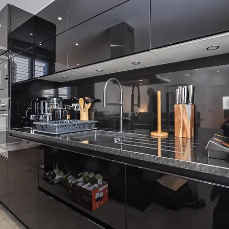 In With Wifi And 2 Bedrooms Apartment Nice