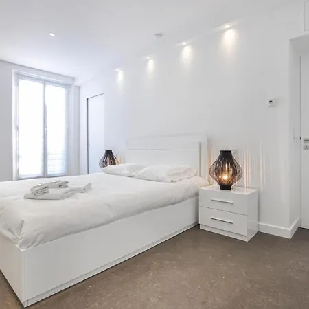 In With Wifi And 2 Bedrooms Apartment Nice