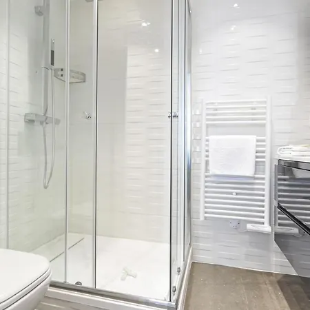 Apartment In With Wifi And 2 Bedrooms *