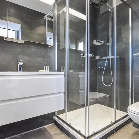 In With Wifi And 2 Bedrooms *